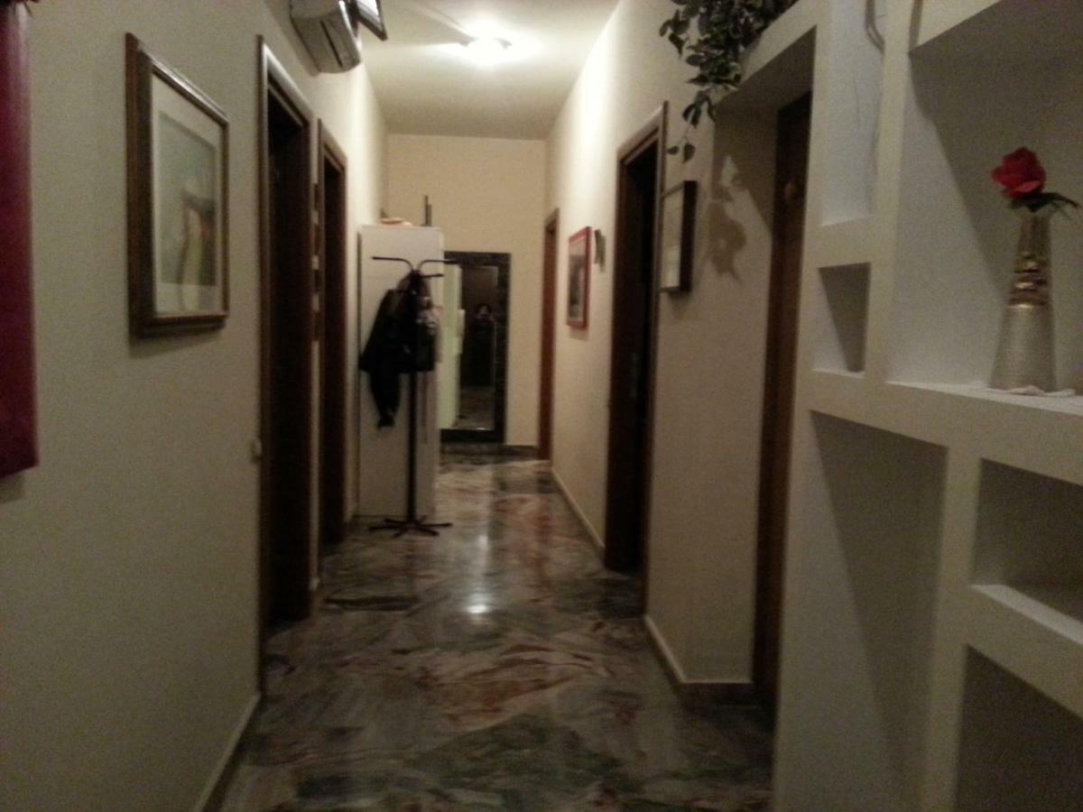 La Via Per Milano Hotel Vigevano Bagian luar foto