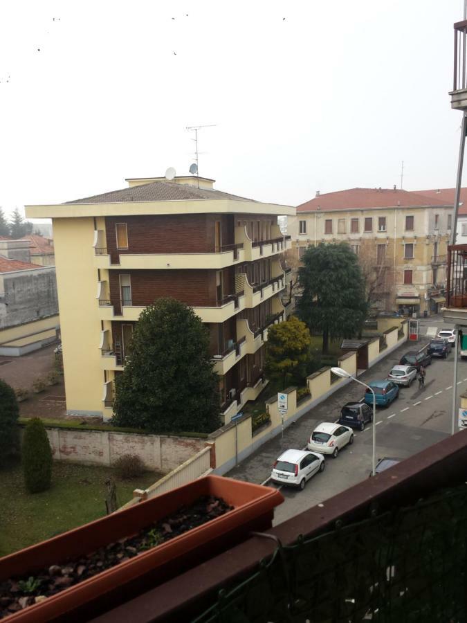 La Via Per Milano Hotel Vigevano Bagian luar foto