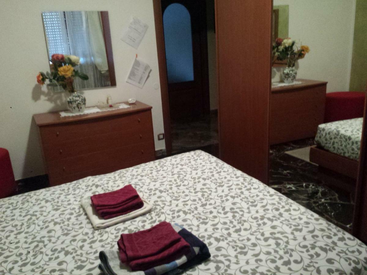 La Via Per Milano Hotel Vigevano Bagian luar foto