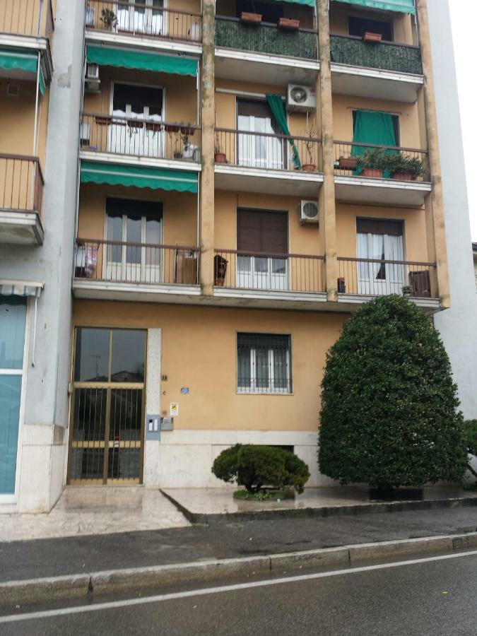 La Via Per Milano Hotel Vigevano Bagian luar foto